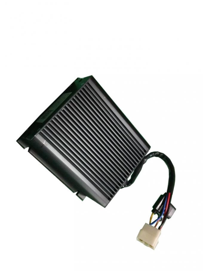 黒い電気カートはゴルフ カートDCのコンバーターの二重出力タイプ150mm*150mm*45.5mmを分けます