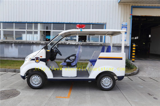 多色4の乗客の保証巡航のための電気パトカーは慎重につきます